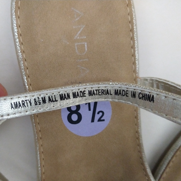 Andiamo Rhinestone Thong Sandal 8.5 NEW - Picture 4 of 7